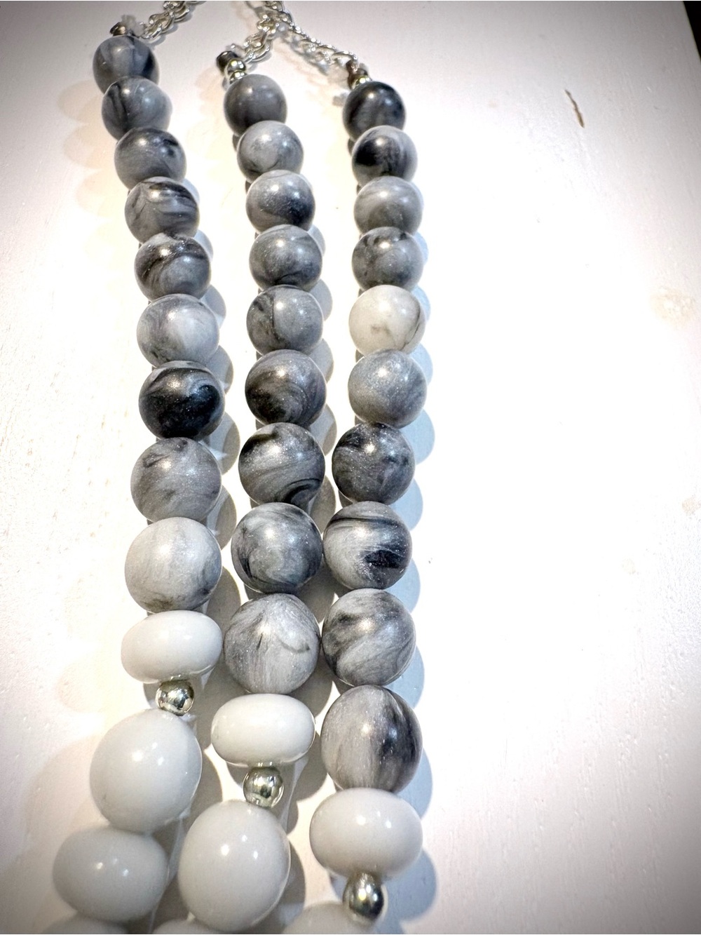 Stunning Vintage Lucite Statement Necklace - Picture 4 of 4